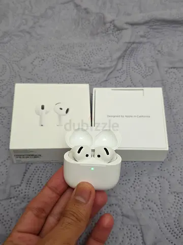 Apple Aipods 4 just box open