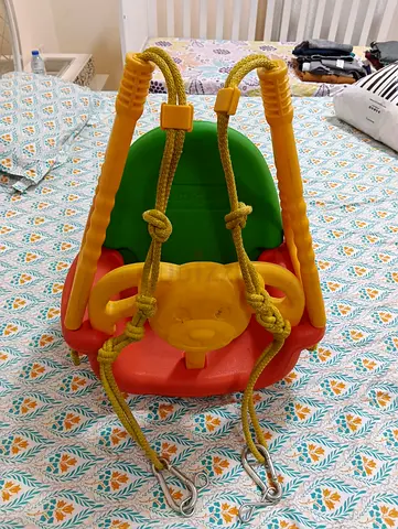 Hanging baby swing (gently used) - in perfect condition