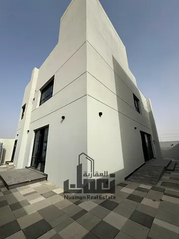 فيلا للبيع فى الرحمانية الشارقة بمساحة 3013قدم 4غرف نوم ماستر السعر 2150000درهم