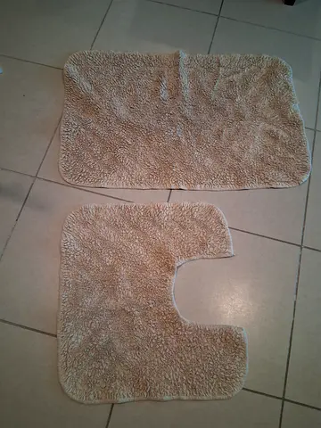 Beige shaggy bathroom rug set – 2 pieces (U-shaped toilet + rectangular mat)