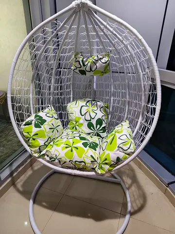 New Stylish Hanging Chair with Cushions