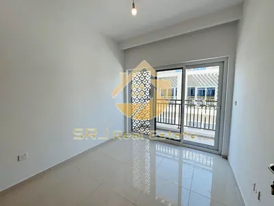 Elegant 3-Bedroom Townhouse | Prime Community Living | Camelia