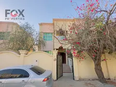 Villa for rent in Al Mowaihat 3, 5 bedrooms, hall, majlis, dining room, prime location, easy access