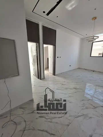 An amazing villa for sale in Houshi, with an area of 5,100 sq. ft., 5 master bedrooms. Price: 3,300,000 dirhams
