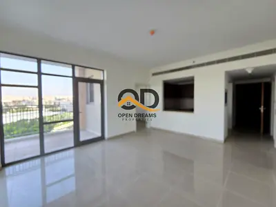 Spacious 1 Bedroom with 2 Washrooms and Semi Close Kitchen