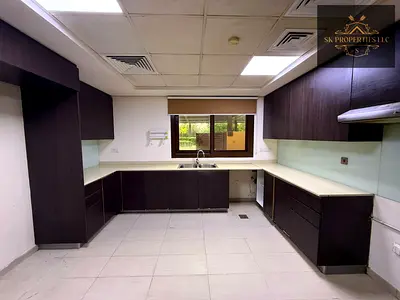 🏡 فيلا واسعة بأربع غرف نوم وحديقة كبيرة | غرفة للخادمة | فلل الزاهية، الشارقة 🏡