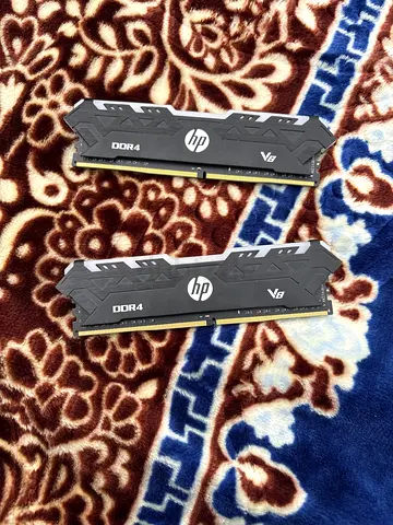 x2HP V8 DDR4 RAM Modules