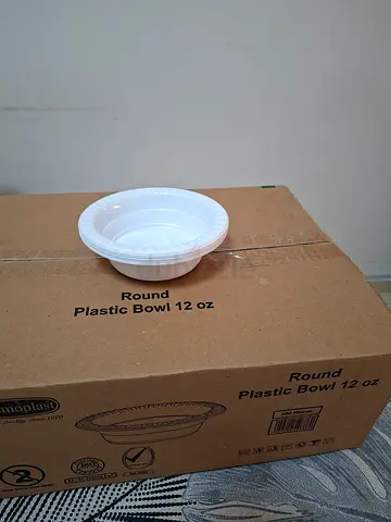 Disposable Plastic bowl 12 oz..