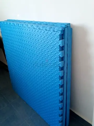 4 big puzzle mats color blue