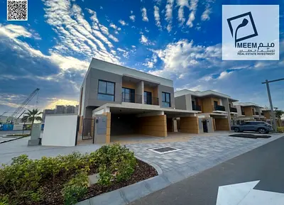 تاون هاوس زاوية للإيجار في عجمان يتكون من ثلاث غرف نوم