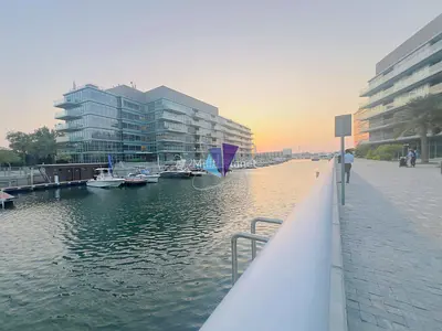 Prime waterfront shop | Ideal for F&B brands