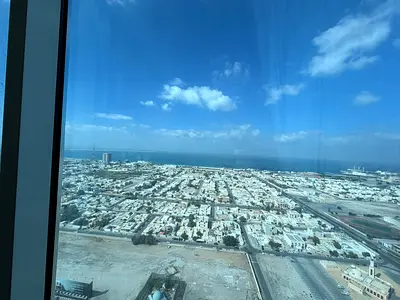 شقة ثلاث غرف وصالة للإيجار – المجاز 3 الشارقة شهر مجاني وتكيف مجاني