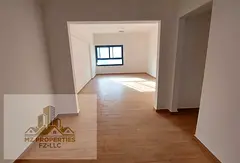 NO CASH DEPOSIT ! BEAUTIFUL 3 BEDROOMS CLOSE HALL ! BALCONY ! IDEAL LOCATION ! REASONABLE PRICE ! 54