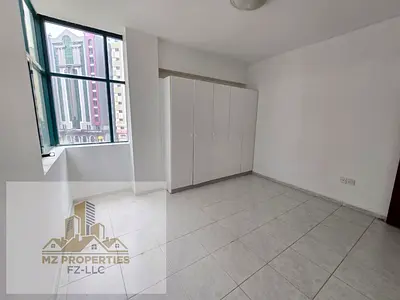 2bhk with wardrobe huge hall family building near to park 40000
