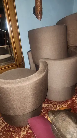 Set of 50 piece brown barrel-style chairs (good condition)