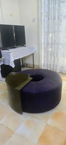 Round cushion tea table