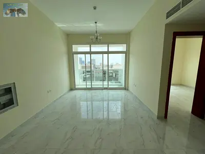 فرصه ذهبيه ,غرفتين وصاله , اول ساكن , بموقع مميز قريب من المدارس والخدمات .