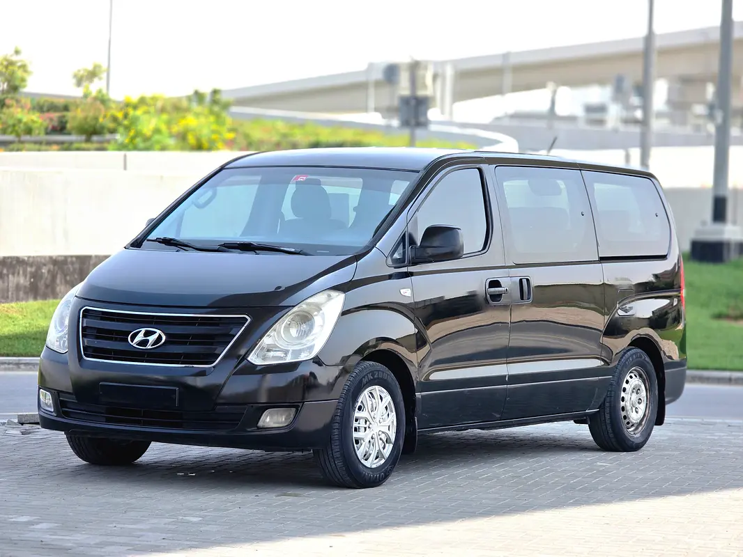 Hyundai Grand Starex 2016 — photo 1 of 14