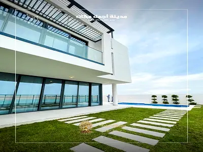 4BR Luxury Sea View: Freehold for All, Golden Visa