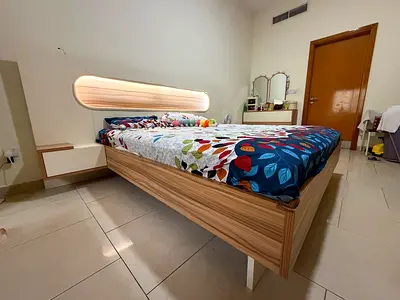 Bed Set for Sale with dresser  — good condition