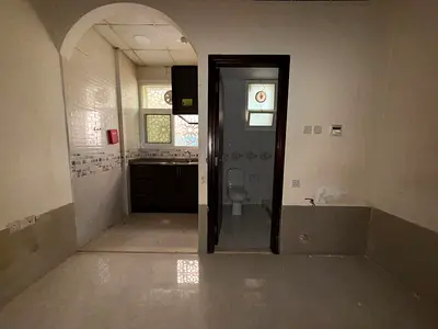 استوديو للإيجار السنوي في الجرف 2 عجمان بمطبخ منفصل ومساحة كبيرة وتقسيمات ممتازة وتكييف مركزي وإطلالة مميزة وموقع حيوي قريب من جامعة عجمان والمحكمة