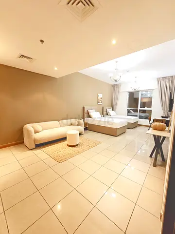 Luxurious Big private room available in Dubai Marina