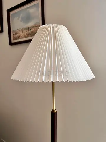 Bloomr Floor Lamp - 573 AED  Original Price 1,275 AED