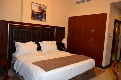 Studio Flat Fully furnished @ 4500 (Including dewa WiFi cleaning) Centralized AC Flat with Gym  Poo