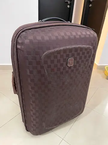 GOOD QUALITY SUITCASE 30-35 kg