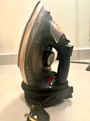 Tower Cordless Steam Iron with Rapid Heat-Up, 2800W