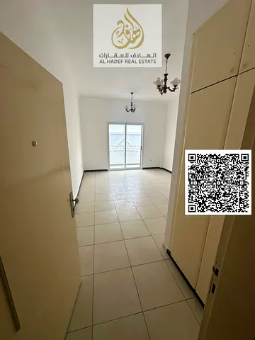 للإيجار السنوي بعجمان النعيمية 2 شارع الملك فيصل بجوار اسطنبول ماركت، غرفة وصالة مع حمام وبلكونة وتكييف مركزي، الدفع 4 دفعات، السعر 27,000 درهم، تأمين