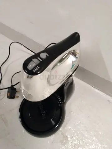 Electric hand mixer