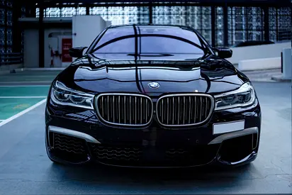 BMW 760Li xDrive 2018 GCC | V12 | Full Option | Luxury