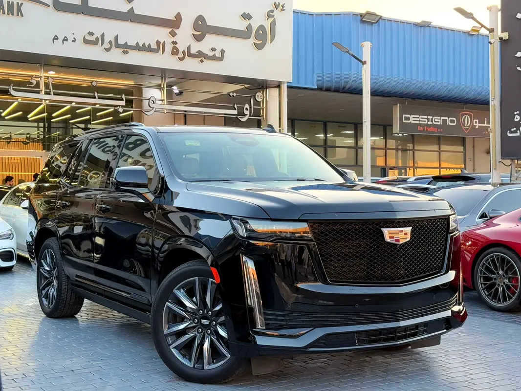 Cadillac Escalade 2024 — photo 1 of 20