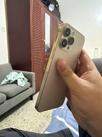 Gold Apple iPhone 13 Pro max (Good condition) - unlocked