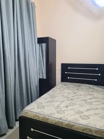 Room with partition  couple and Ladies