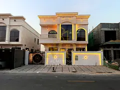 Luxury villa for sale in Al Helio 2 - Elegant design featuring 5 spacious bedrooms and ultra-luxurio