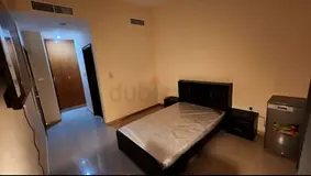 SINGLE LADY ONLY, MASTER ROOM WITH ATTACHED TOILET  BALCONY NEAR MOE