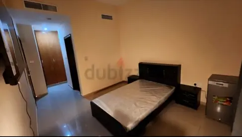 SINGLE LADY ONLY, MASTER ROOM WITH ATTACHED TOILET  BALCONY NEAR MOE