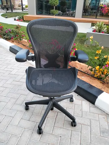 Herman Miller Areon classic chair size B size and C available for selling