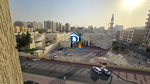 3BHK AVAILABLE FOR FAMILY NEAR TO APPLE SCHOOL AL QUSAIS BEHIND EDI ONLY 85k