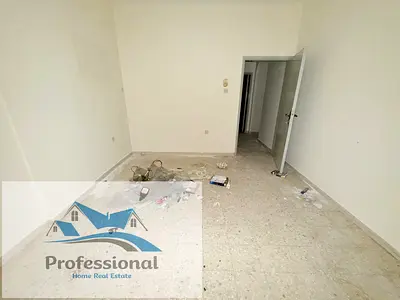 LOW BUDGET BIG SIZE APARTMENT 2 BHK 30 K 4 CHQS BALCONY FULL FAMILY BUILDING NEAR TO MAIN ROAD