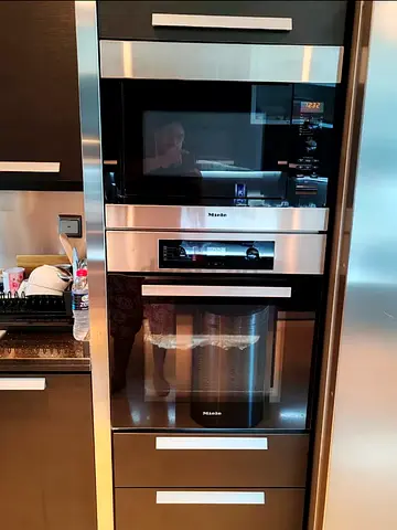 Miele Microwave and Oven 60cm same like new condition