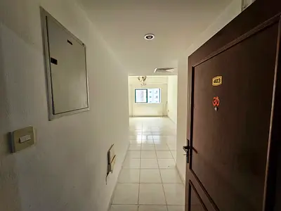 شقة غرفة نوم وصالة واسعة بإطلالة مفتوحة، تقع في منطقة القاسمية الند