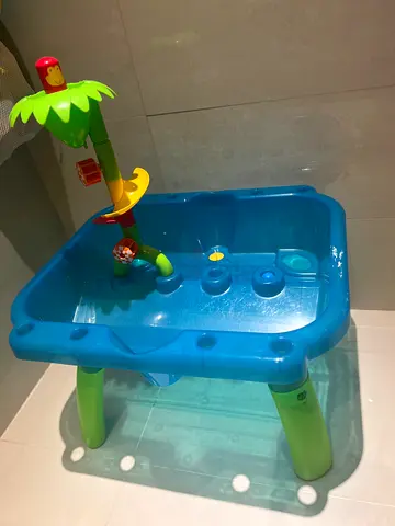 Water sand table