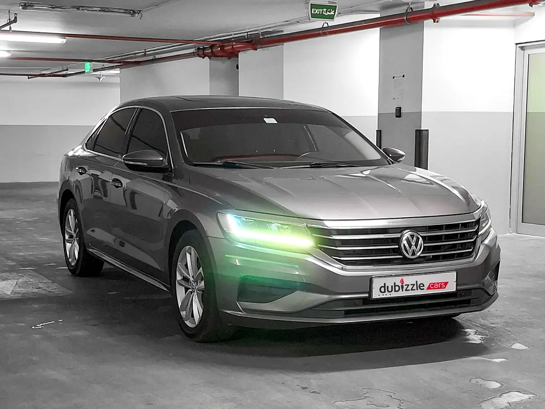 Volkswagen Passat 2020 — photo 1 of 14