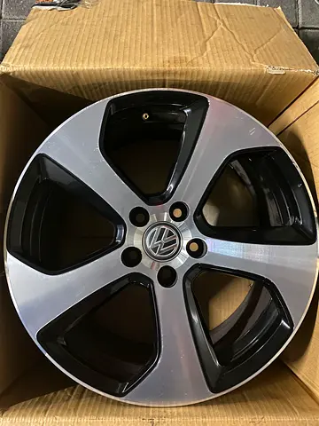 OEM 18 Volkswagen Golf GTI 2014 Factory Alloy Rims - Set of 4 - Excellent Condition