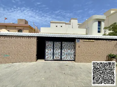 للإيجار السنوي – بيت عربي في الروضة 3 | عجمان 🏡🔥  📍 موقع هادئ ومثالي للعائلات  🏠 3 غرف + صالة + مجلس + 2 مطبخ + 4 حمامات 🧹 غرفة عاملة + مخزن 🌿 ح