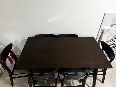 Classic brown table for 6,