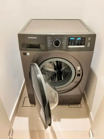 Samsung washer dryer like new 8/6 full dryer good working no scratches no damage